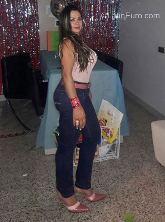 Date this beautiful Colombia girl Luz from Medellin CO27548