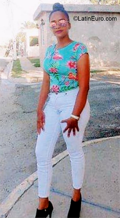 Date this good-looking Dominican Republic girl Nalia from Dajabon DO38290