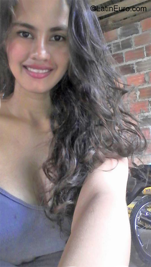 Date this tall Colombia girl Angy from Bogota CO27615