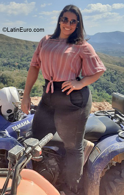 Date this beautiful Venezuela girl Sofi from Valencia VE3344