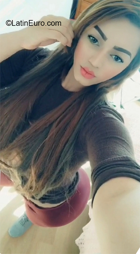 Date this passionate Venezuela girl Diana from Valencia VE3275