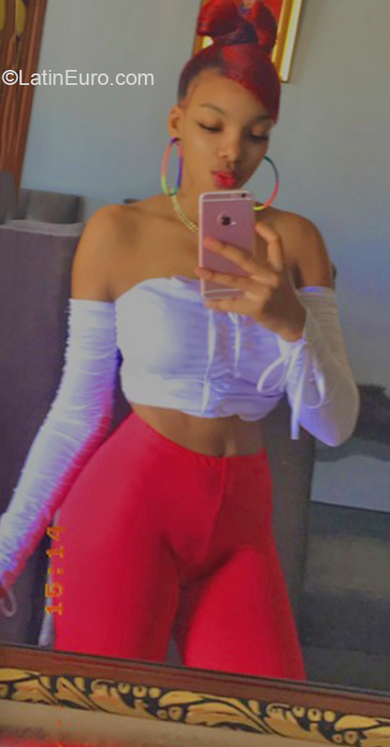 Date this voluptuous Dominican Republic girl Yafreisy from Santo Domingo DO38334