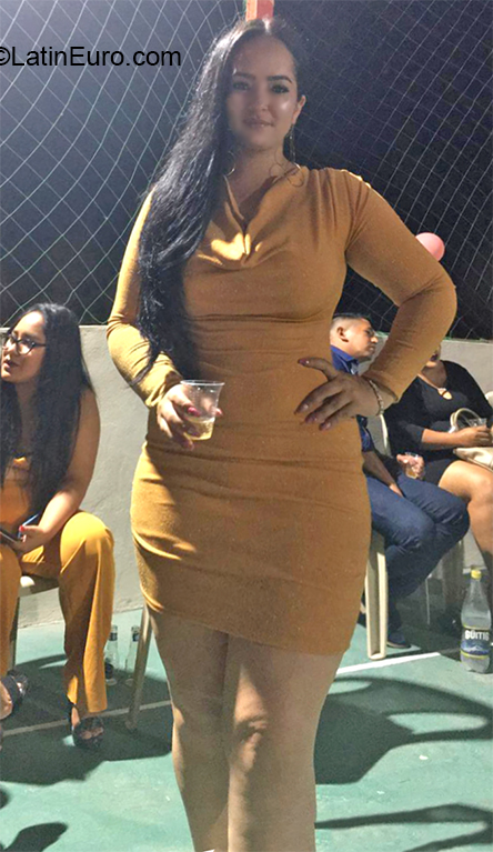 Date this pretty Ecuador girl Nayara from Guayaquil EC545