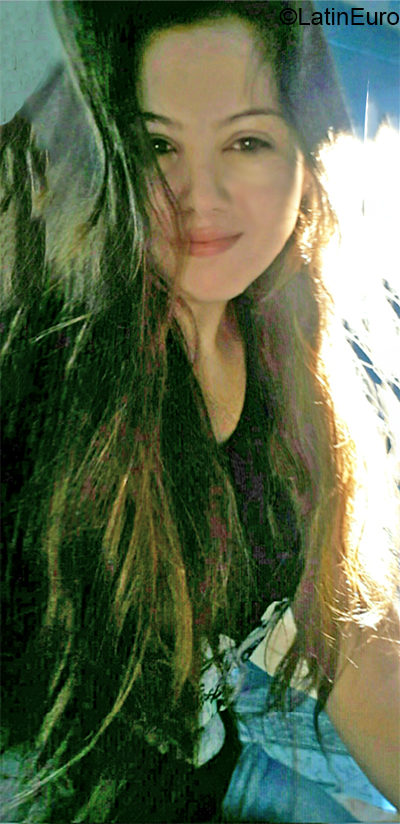 Date this attractive Argentina girl Carolina from Las Brenas AR444