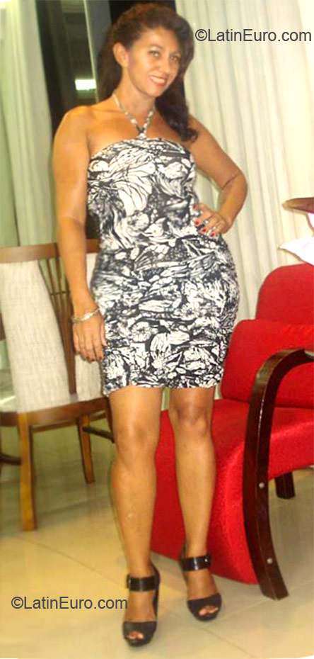 Date this gorgeous Brazil girl Janyna from Governador Valadares BR11185