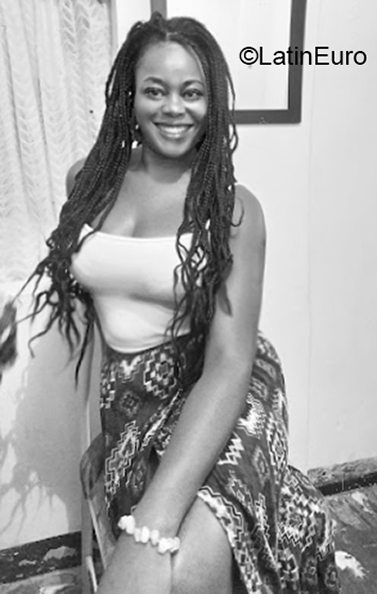 Date this nice looking Colombia girl Rosa from Medellin CO27749