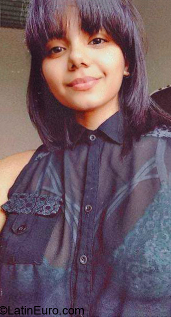 Date this young Venezuela girl Kelly from Maracay VE3291