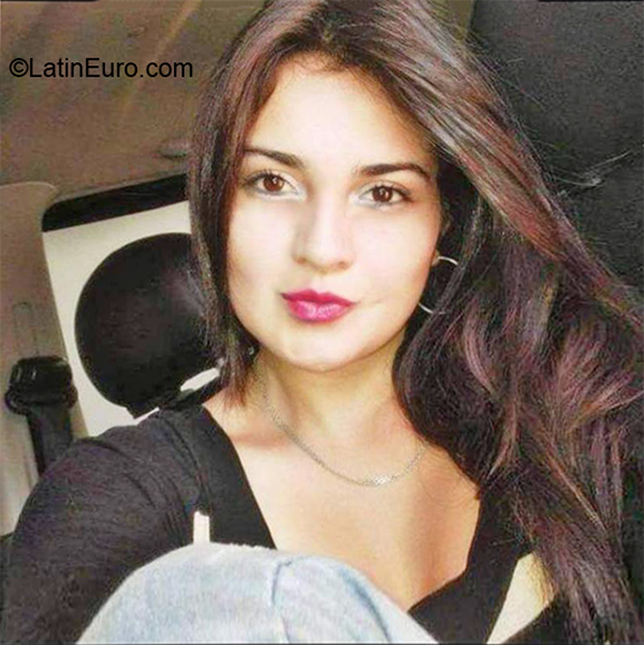 Date this good-looking Colombia girl Dayana from Cucuta CO27860