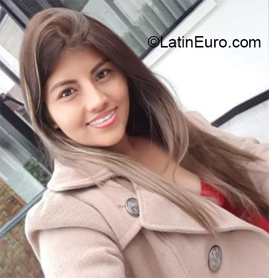 Date this gorgeous Colombia girl Leidy from Bucaramanga CO27878