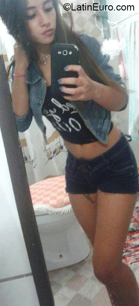 Date this happy Argentina girl Carla from San Martin AR459