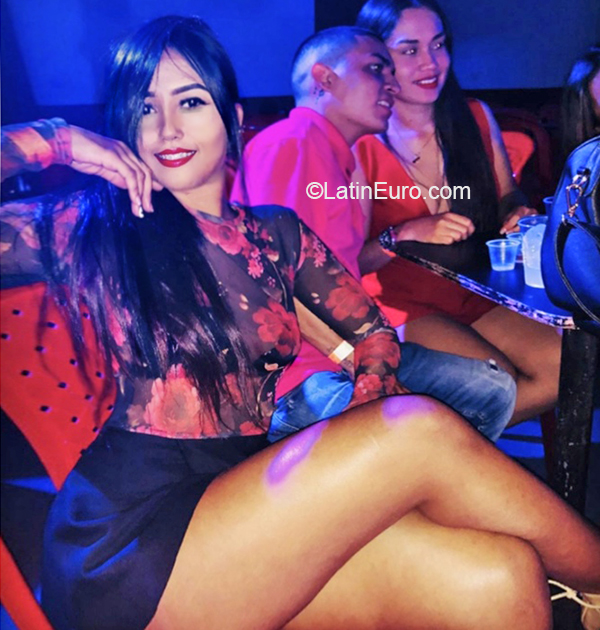 Date this lovely Colombia girl Stefanie from Cali CO27997