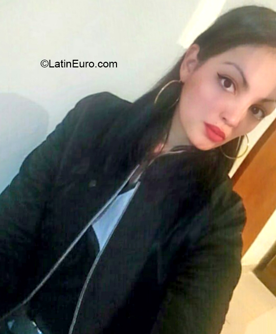Date this athletic Argentina girl Solange from Puerto Madryn AR470