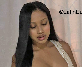 Date this pretty Colombia girl Fernanda from Buenaventura CO28019