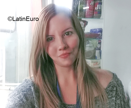 Date this pretty Venezuela girl Catherine from Maracaibo VE3347