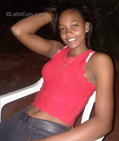 Date this hard body Dominican Republic girl Yelandy from Santo Domingo DO38470