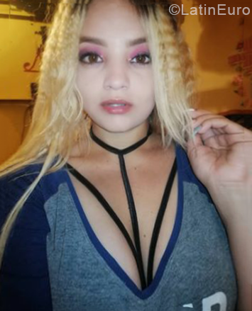 Date this foxy Venezuela girl Leneth from Maracaibo VE3358