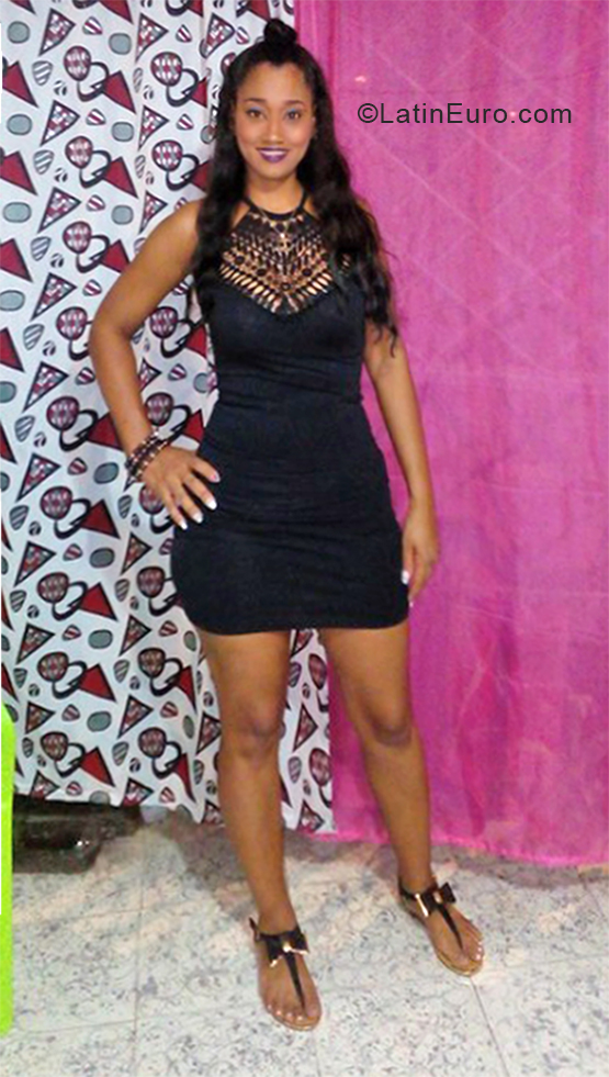 Date this tall Colombia girl Lady yohanna from Cali CO28084