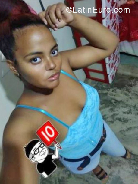 Date this young Dominican Republic girl Delvania from Bonao DO38504