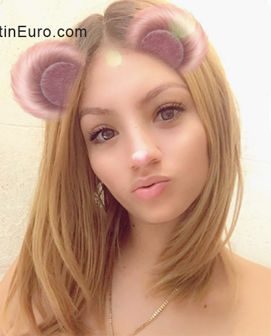 Date this sultry Dominican Republic girl Jatnia from Santo Domingo DO38508