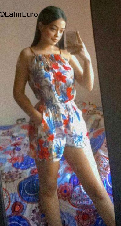 Date this hot Colombia girl Emily from Cali CO28156