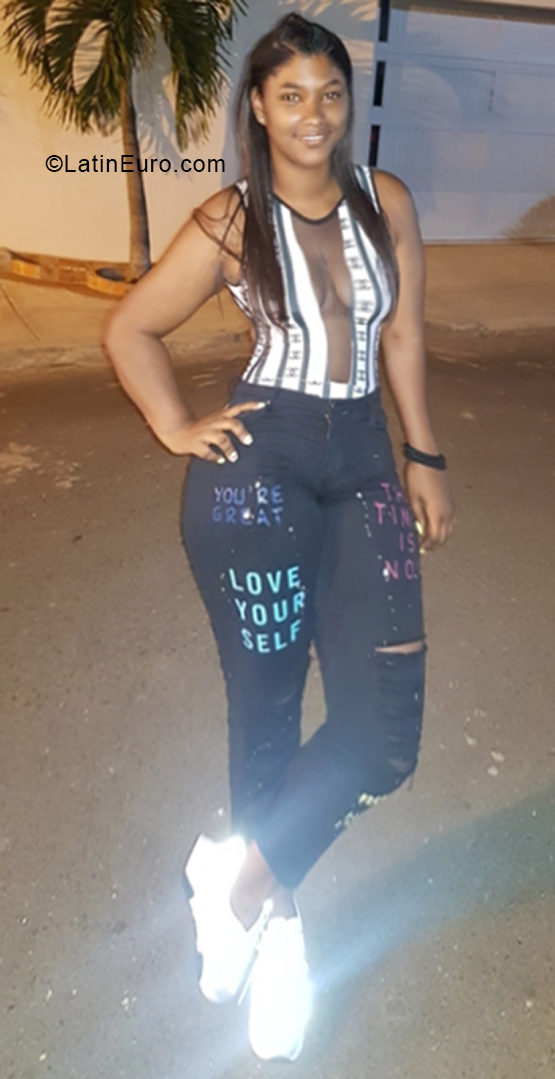 Date this voluptuous Colombia girl Katherine from Cali CO28163