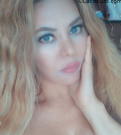 Date this charming Argentina girl Danielle from Cordoba AR488