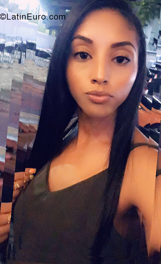 Date this tall Dominican Republic girl Yuleivy from Santiago DO38536
