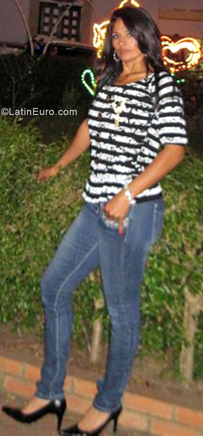 Date this good-looking Colombia girl Maria from Fusagasuga CO28237