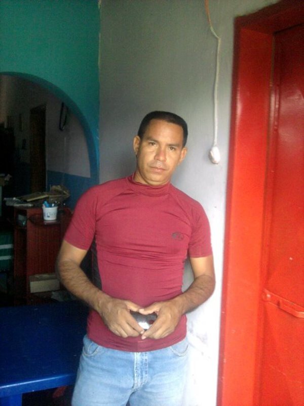 Date this pretty Venezuela man Roberto alvarez from Florida VE3386