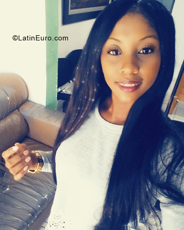 Date this charming Dominican Republic girl Julia from San Cristobal DO38566