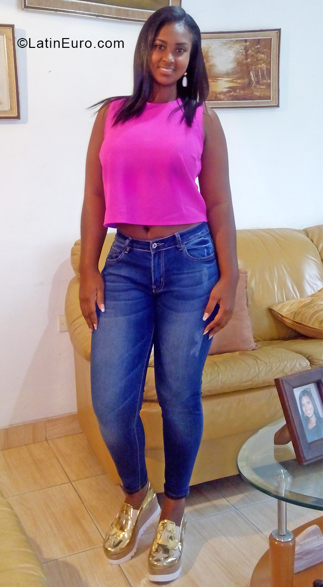 Date this cute Venezuela girl Narym from Valencia VE3392