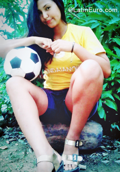 Date this beautiful Venezuela girl Michelle from Puerto de la Cruz VE3393