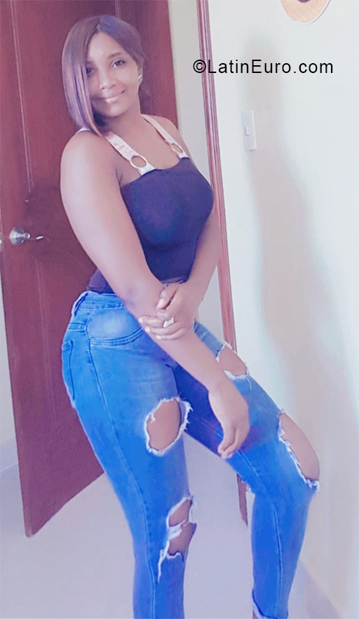 Date this charming Dominican Republic girl Betania from Santo Domingo DO38587