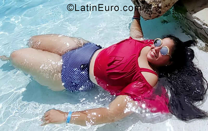 Date this funny Dominican Republic girl Penelope from Santiago DO38603