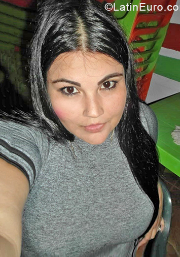 Date this young Colombia girl Mia from Bucaramanga CO28345