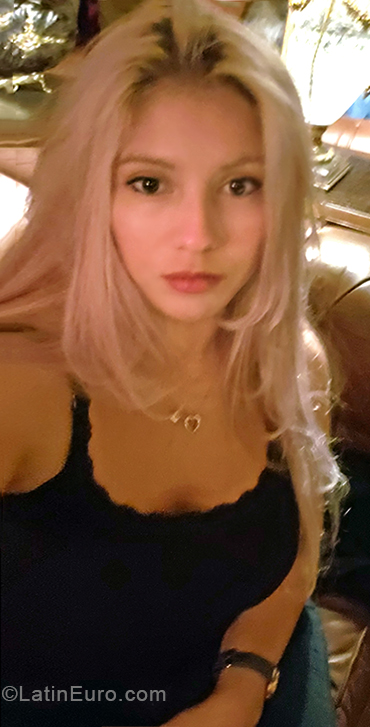 Date this passionate Argentina girl Julieta from Buenos Aires AR505