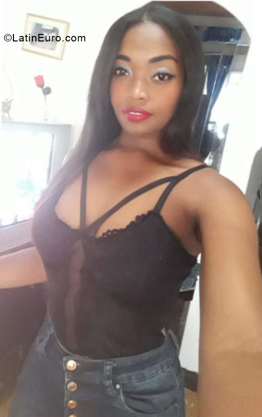 Date this athletic Colombia girl Johana from Cali CO28359