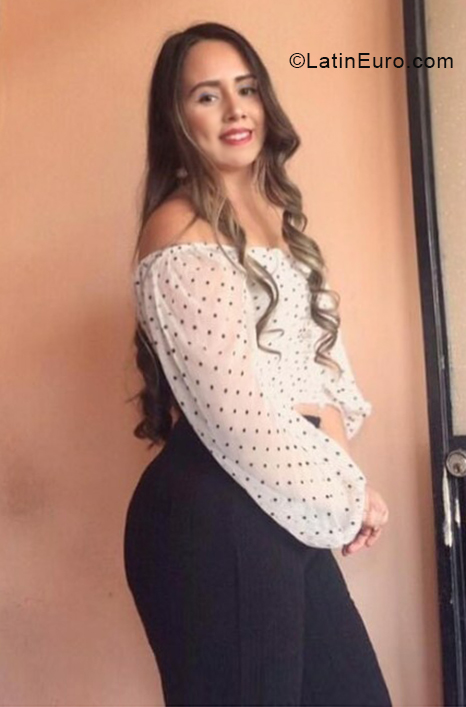 Date this voluptuous Mexico girl Camila from Mexico City MX2045