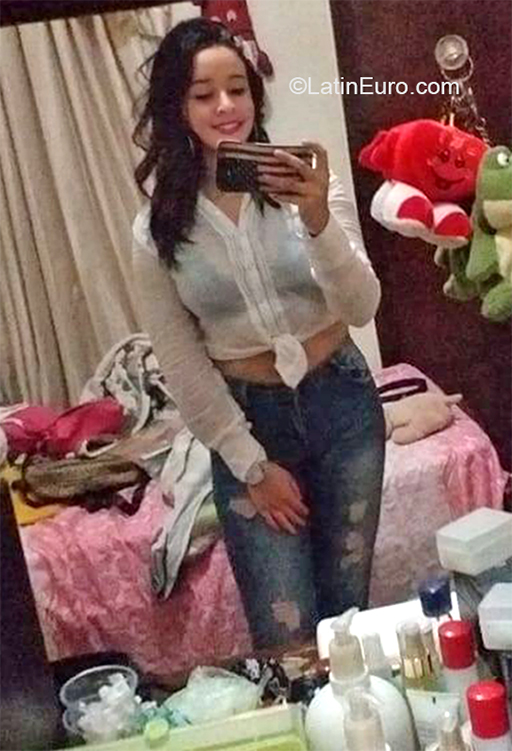 Date this charming Colombia girl Maria from Medellin CO28606