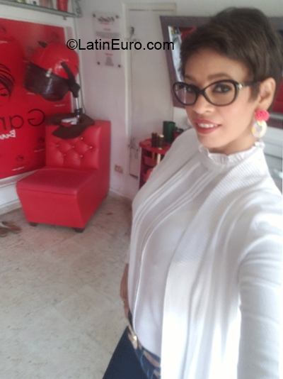 Date this delightful Dominican Republic girl ANA MARIA from Santiago DO38793
