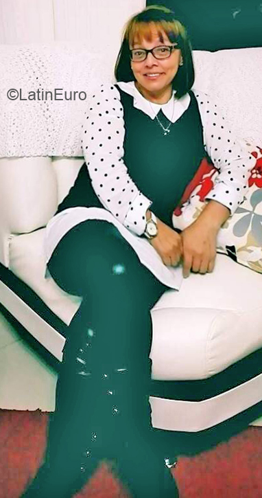 Date this attractive Colombia girl Stella from Bogota CO28639