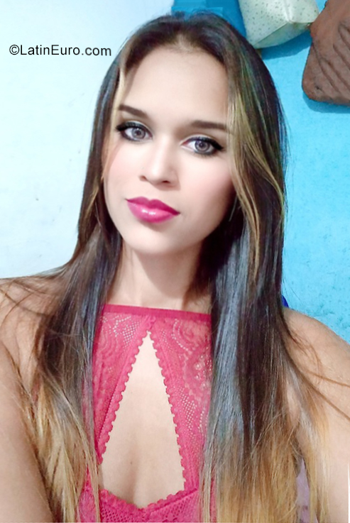 Date this tall Colombia girl Reina from Barranquilla CO28692