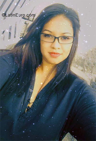 Date this tall Venezuela girl Yenifer from Cabimas VE3532