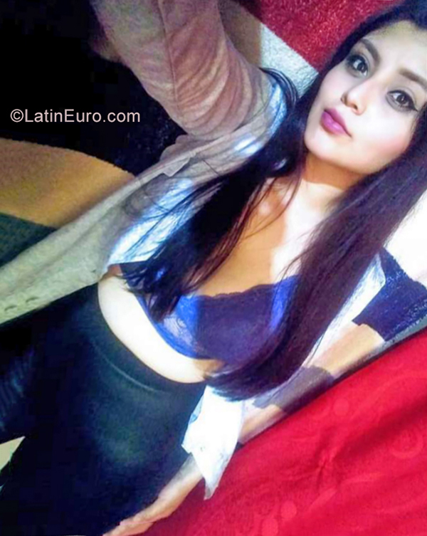 Date this sultry Mexico girl Samara from México MX2106