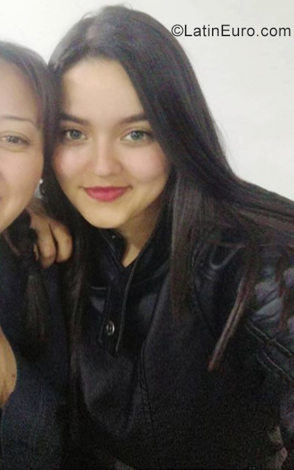 Date this young Colombia girl Stefania from Bogota CO28745