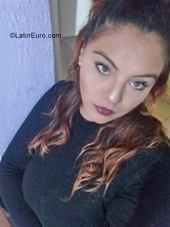 Date this tall Mexico girl Samantha from Mexico City MX2123