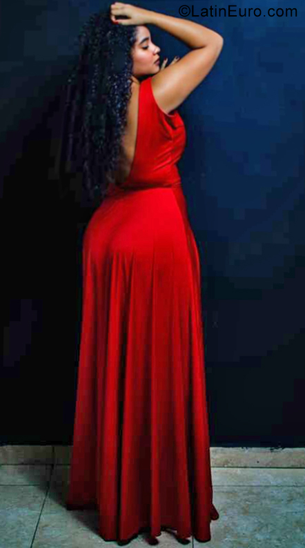 Date this sultry Colombia girl Emma from Cali CO28796