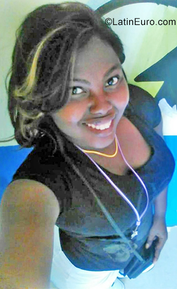 Date this attractive Dominican Republic girl Mari Elena from Santo Domingo DO38919