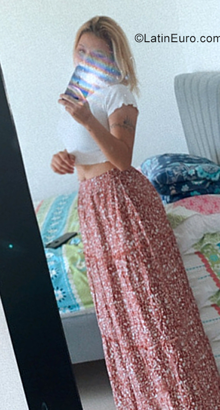 Date this good-looking Colombia girl Ana correa from Medellin CO28821