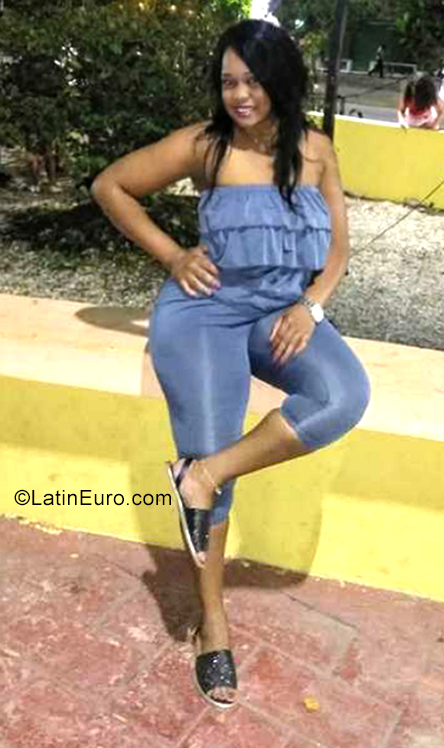 Date this exotic Dominican Republic girl Mari from Punta Cana DO38939